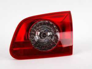 ES#263674 - 3C9945094 - Inner Tail Light Assembly - Right - Replace your broken tail light in your B6 passat - Genuine Volkswagen Audi - Volkswagen