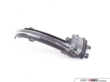 ES#3144009 - 8K0949102D - Turn Signal For Mirror Assembly - Right  - Keep your exterior lights illuminated - Genuine Volkswagen Audi - Audi