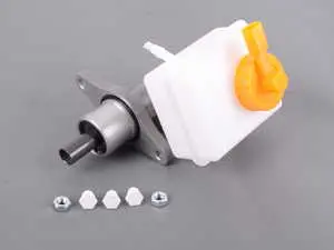 Brake Master Cylinder - with Reservoir