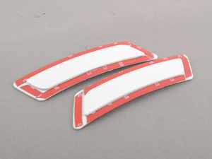 ES#3420911 - BM-0996-300 - Painted Front Bumper Reflectors - Alpine White - Clean up your front bumper with paint matched reflectors - AUTOTECKNIC - BMW