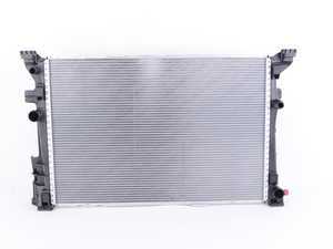 ES#2639016 - 2465001403 - Radiator - Keep your engine running cool with a new radiator - Genuine Mercedes Benz - Mercedes Benz