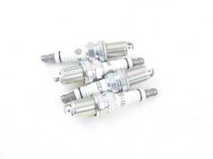 ES#2561218 - B55AWM40KOEM - Genuine 40K Service Kit - Featuring original Volkswagen oil, filter, and drain plug - Genuine Volkswagen Audi - Volkswagen