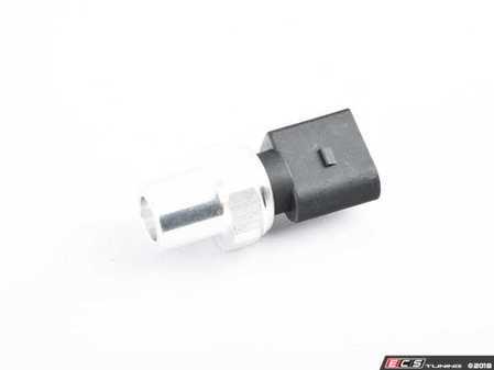 ES#3437389 - 4H0959126B - A/C Pressure Switch - Prevents excess pressure from building within the system - Hella - Audi