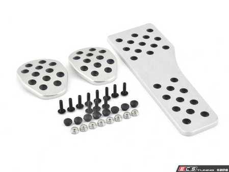 ES#2840304 - P71...60SILVER - Rennline Pedal Set - 3 piece - Rubber Grip - Silver - Black finish with rubber grip - includes gas, brake, and clutch - Rennline - MINI