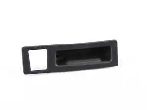Boot lid - tailgate Push button