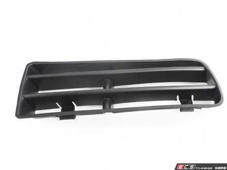 ES#3188708 - 45166 - Lower Bumper Grille - Right - Passenger's side bumper air vent that clips into the front of the bumper - Dorman - Volkswagen