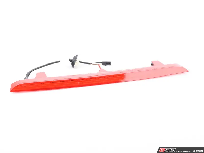 Sold Sold A GENUINE VOLVO 940 960 REAR TAILGATE HIGH LEVEL BRAKE LIGHT