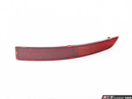 ES#2781034 - 5C6945106B - Rear Bumper Reflector - Right - Clips into passenger side of rear bumper - Genuine Volkswagen Audi - Volkswagen