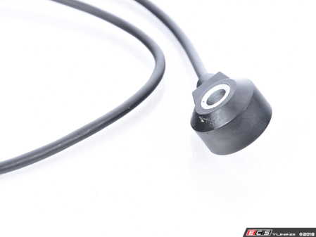 ES#2895019 - 07K905377B - Knock Sensor - 660mm - Transmits engine data to ECU to adjust timing incase of pre-ignition. Grey sensor, 660mm in length - Vemo - Volkswagen