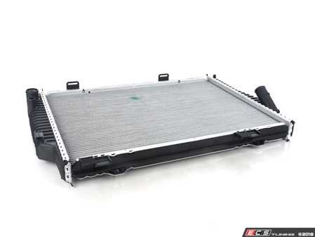 ES#2862634 - 2025007803 - Radiator - Ensure proper cooling for your engine with a new radiator. - Behr - Mercedes Benz