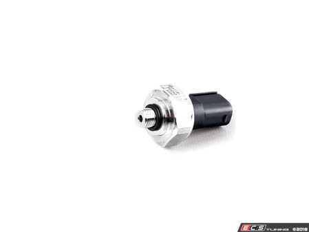 ES#1760903 - 2110000283 - Pressure And Temperature Sensor - Sends the signal for the coolant temperature gauge - Genuine Mercedes Benz - Mercedes Benz