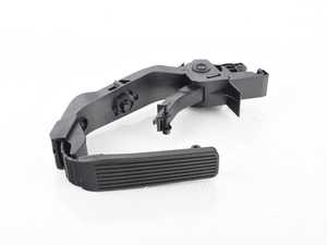 ES#1761255 - 2113000904 - Throttle Position Sensor - Pedal Assembly  - this sensor is not available separately and you must replace the whole pedal. - Genuine Mercedes Benz - Mercedes Benz