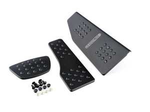 ES#2840347 - P7162101BLK - Rennline 3-Piece Rubber Grip Pedal Set - Black/No Crest - Improve the look of your interior and fine-tune your driving experience - Rennline - Porsche