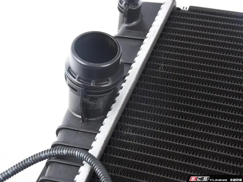 1114 high  Genuine BMW - 17118672104 - Radiator (17-11-8-672-104)