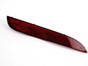 ES#2554007 - 5K0945106K - Rear Bumper Reflector - Right - The red reflector located in the rear bumper - Genuine Volkswagen Audi - Volkswagen