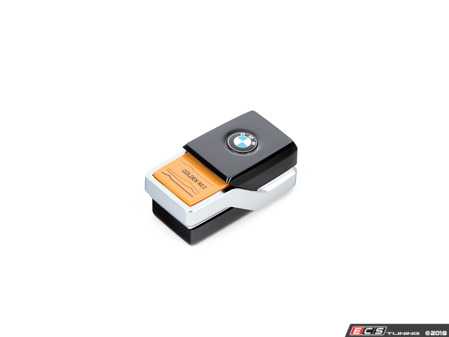 ES#3016586 - 64119382615 - Ambient Air Golden Suite #2 - With its warm chords of cedar and cardamom, softened with a hint of honey, reminiscent of twilight in a glimmering desert. - Genuine BMW - BMW