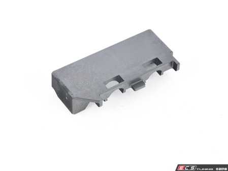 ES#2611416 - 17117845826 - ADAPTOR RIGHT - Genuine BMW - BMW