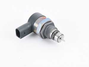ES#254337 - 13537805734 - Fuel Pressure Regulator - Located at the rear of the fuel rail. - Genuine BMW - BMW
