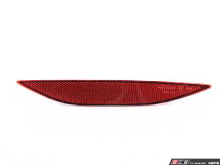 ES#2806539 - 5G0945106B - Rear Bumper Reflector - Right - Replacement rear bumper reflector - Genuine Volkswagen Audi - Volkswagen