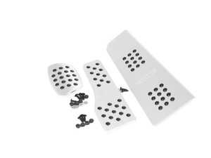ES#2840358 - P7162102SILVER - Rennline 3-Piece Rubber Grip Pedal Set - Silver/No Crest - Improve the look of your interior and fine-tune your driving experience - Rennline - Porsche