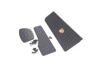 ES#2840356 - P7162102DBLACK - Rennline 3-Piece Rubber Grip Pedal Set - Black/Domed Crest - Improve the look of your interior and fine-tune your driving experience - Rennline - Porsche