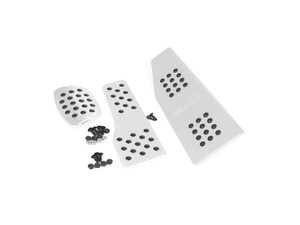 ES#2840352 - P7162101SLVR - Rennline 3-Piece Rubber Grip Pedal Set - Silver/No Crest - Improve the look of your interior and fine-tune your driving experience - Rennline - Porsche