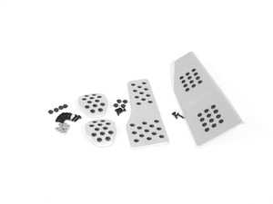 ES#2840324 - P7160101SLVR - Rennline 4-Piece Rubber Grip Pedal Set - Silver/No Crest - Improve the look of your interior and fine-tune your driving experience - Rennline - Porsche