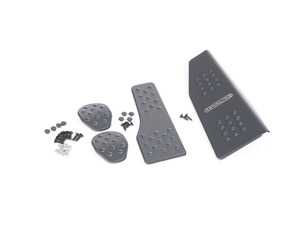 ES#2840319 - P7160101BLK - Rennline 4-Piece Rubber Grip Pedal Set - Black/No Crest - Improve the look of your interior and fine-tune your driving experience - Rennline - Porsche