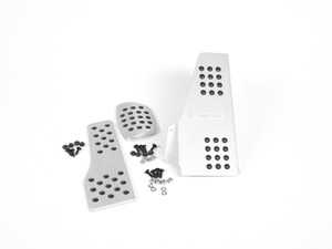 ES#2840296 - P706251SILVER - Rennline 3-Piece Rubber Grip Pedal Set - Silver - Improve the look of your interior and fine-tune your driving experience - Rennline - Porsche
