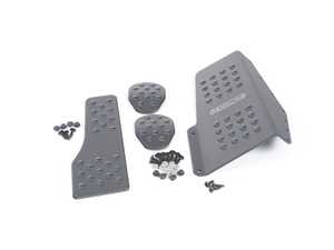 ES#2840289 - P706053BLACK - Rennline 4-Piece Rubber Grip Pedal Set - Black - Improve the look of your interior and fine-tune your driving experience - Rennline - Porsche