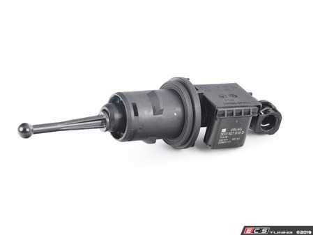 ES#3470957 - 3C0721388P - Clutch Master Cylinder
 - OE replacement clutch master cylinder - Genuine Volkswagen Audi - Volkswagen