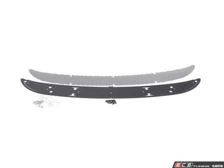 ES#3677658 - E9X131 - GT3 Smile Vent Kit - Black Mesh - Quickly and easily transform the front end of your 997 with this GT3 vent grille kit from Rennline - Rennline - Porsche