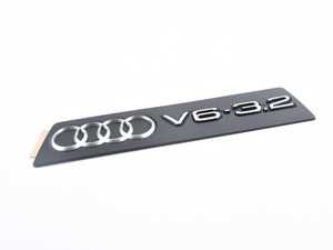 ES#269471 - 022103925BC - Intake Manifold Cover - Plastic intake manifold cover with Audi rings emblem and 3.2 logo - Genuine Volkswagen Audi - Audi