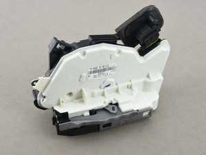 ES#3423775 - 5GM839015E - Rear Door Latch - Left  - Genuine Replacement - Genuine Volkswagen Audi - Volkswagen