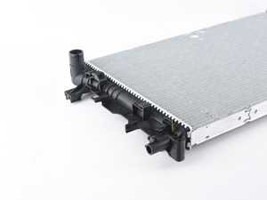 ES#3970735 - 9065000302 - Radiator - Keep your engine running cool with a new radiator. - Valeo - Mercedes Benz