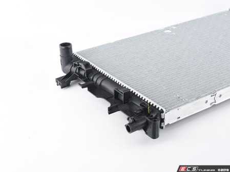 ES#3970735 - 9065000302 - Radiator - Keep your engine running cool with a new radiator. - Valeo - Mercedes Benz
