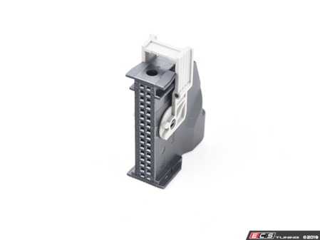 ES#4610339 - 006545183064 - CONNECTOR HOUSING - Genuine Mercedes Benz - Mercedes Benz