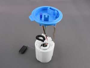ES#2899586 - 5N0919087H - In-Tank Fuel Pump - Found under the passenger rear seat - Vemo - Volkswagen