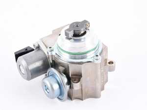 ES#4000917 - 13517592429SD - Fuel Pump - High Pressure - *Scratch And Dent*  - (NO LONGER AVAILABLE) - This HPFP mounts to the fuel system and transfers fuel located in the engine bay for MINI Cooper Turbo N18 Engines ** Electrical Clip plug is broken, see pics, can be made to work ** - Genuine MINI - 