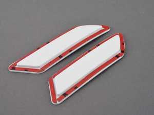 ES#3061912 - BM-0997-300 - Painted Reflectors - Alpine White - Clean up your front bumper with paint matched reflectors - AUTOTECKNIC - BMW