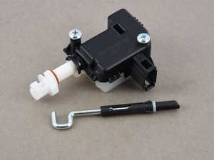 ES#2897241 - 1J0810773D - Fuel Door Actuator - This motor releases the lock on your fuel filler door - Vemo - Volkswagen