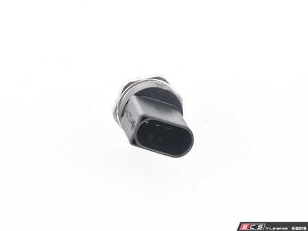 ES#3614157 - 13538577623 - Fuel Rail Pressure Sensor - Priced Each - Located on the front end of the fuel rail. - Genuine BMW - BMW