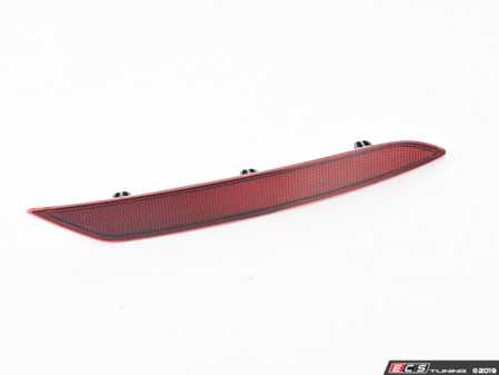 ES#3196254 - 5G0945106C - Rear Bumper Reflector - Right - Passenger's side reflector for safety - Genuine Volkswagen Audi - Volkswagen