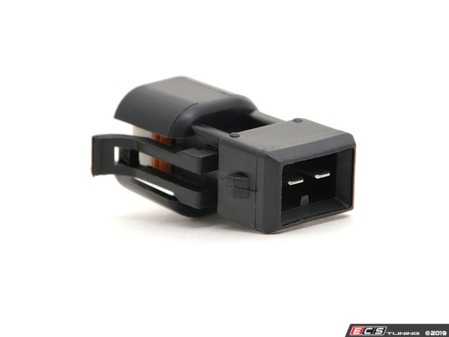 ES#4013558 - 034-702-0022 - Injector Connector Adapter - Priced Each - Injector connector adapter for installing EV14 USCAR style injectors in harness applications originally intended for Bosch Jetronic/Motronic style connectors - Bosch - Audi