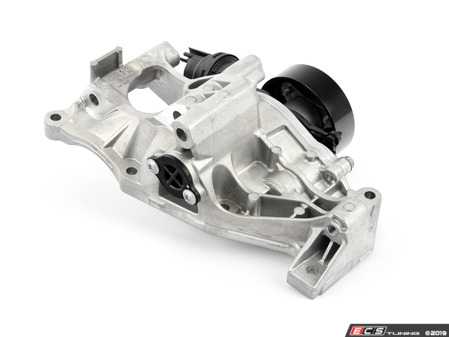 ES#3198168 - 11517644809 - Water Pump With Support Bracket - This is the main mechanical pump. - Genuine BMW - BMW