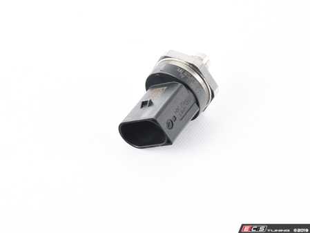 ES#3640287 - 06J906054J - High Pressure Fuel Sensor - Located on the fuel rail - Genuine Volkswagen Audi - Audi Volkswagen