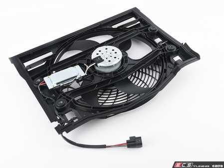 ES#4023569 - 64546988913 - E46 Auxiliary Pusher Fan Assembly - With Frame - Cooling fan mounted in front of the radiator - URO - BMW