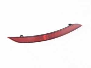 ES#3150797 - 8V5945106D - Rear Bumper Reflector - Right - Red plastic reflector mounted on the rear bumper cover - Genuine Volkswagen Audi - Audi