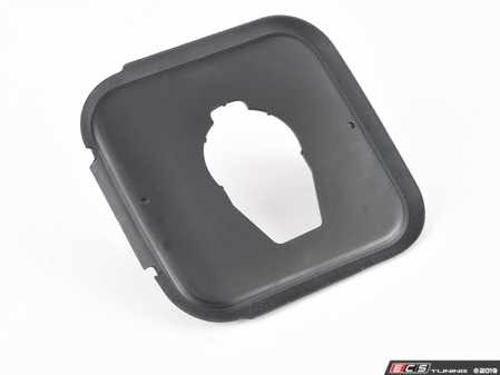 ES#2922202 - 51177304449 - TRIM COVER FOR CHARGING SOCK - Genuine BMW - BMW
