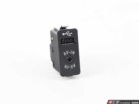 ES#2590759 - 84109264966 - USB And Auxiliary Input Socket - Provides audio connection to external devices via USB and auxiliary ports - Socket only - Newer 7/2012+ - Genuine MINI - MINI